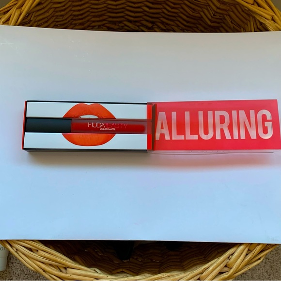 Limited Edition Huda Beauty “Alluring” matte lipstick 💄!! - Picture 6 of 7